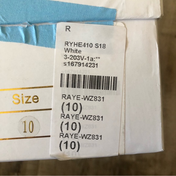 Raye Hatty Heel in White Block Heel 10 - Picture 13 of 16